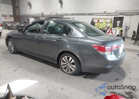2011 Honda Accord 2.4 Ex z USA, uszkodzony, nr VIN 1HGCP2F71BA139092